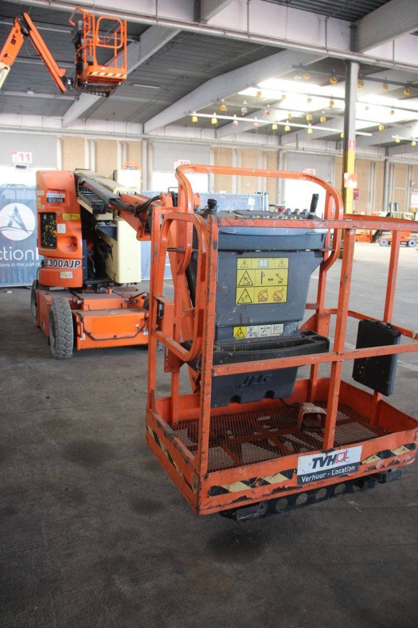 JLG E300AJP Elektrische Gelenkteleskoparbeitsbühne 11 m 2013