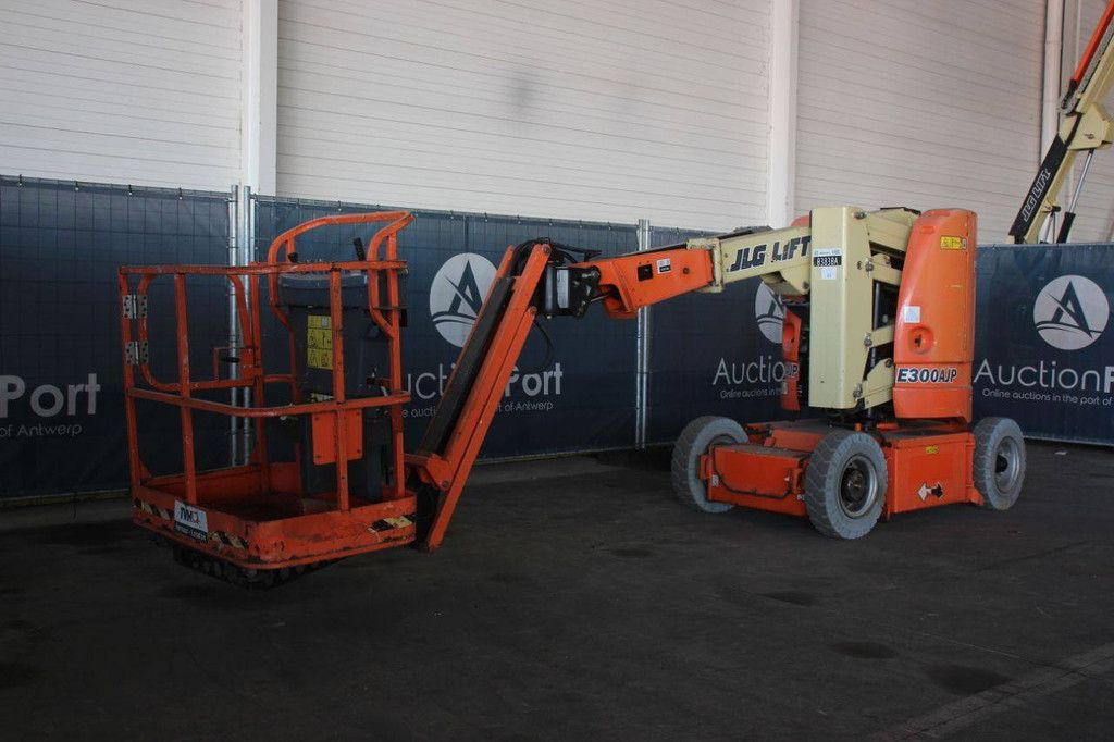 JLG E300AJP Elektrische Gelenkteleskoparbeitsbühne 11 m 2013