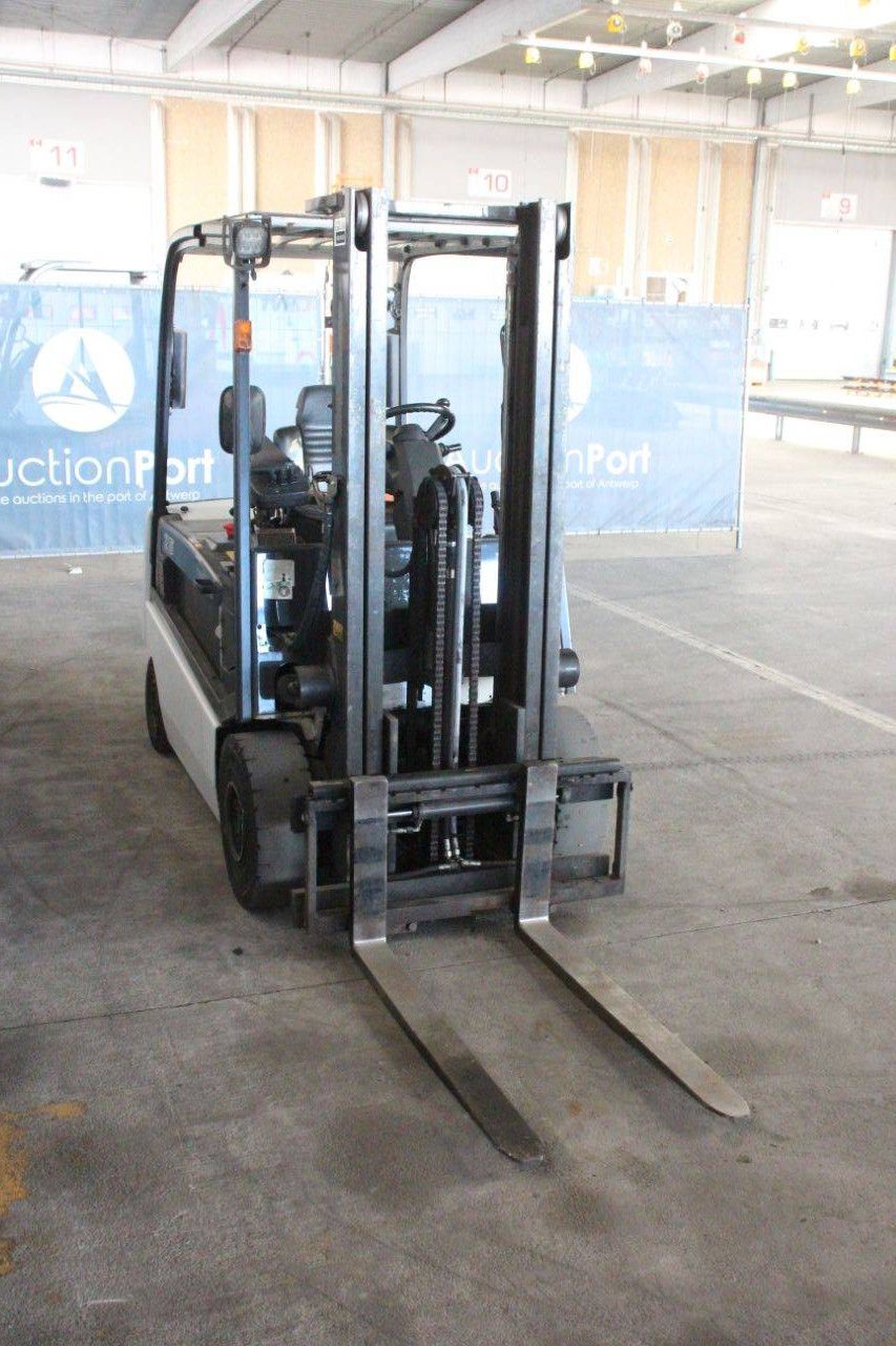 Unicarriers G1Q2L25Q Elektro-Gabelstapler, 2500 kg, 3,3 m, Baujahr 2015
