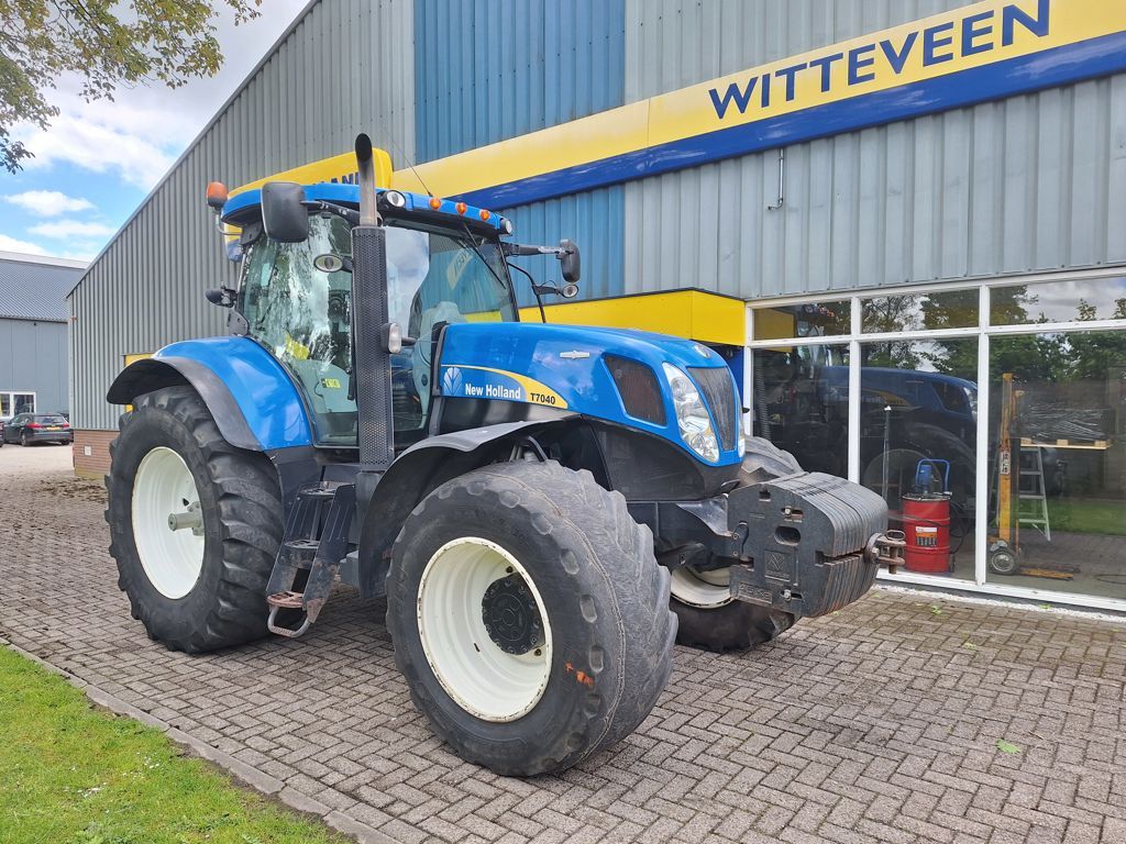 New Holland T7040 Auto Command