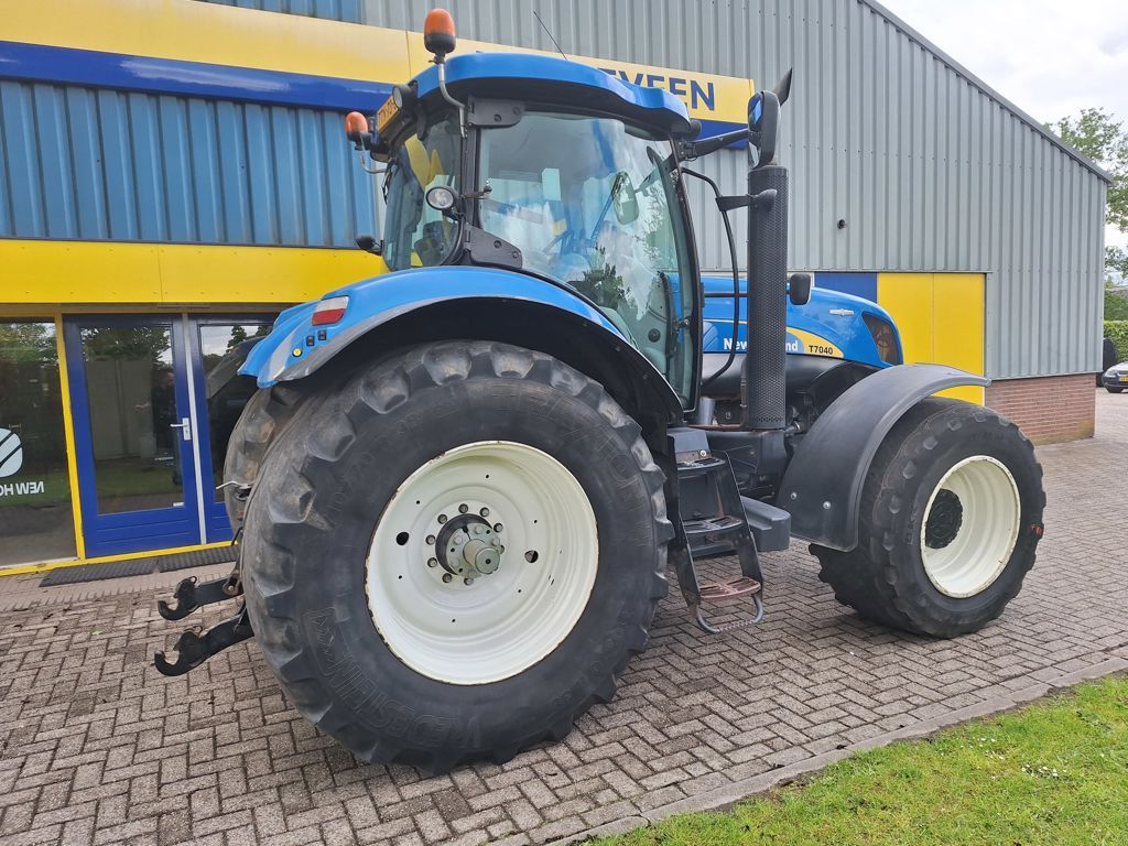 New Holland T7040 Auto Command