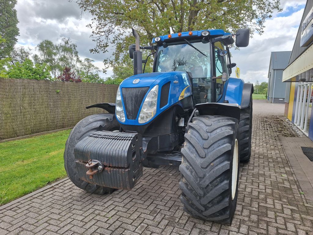 New Holland T7040 Auto Command