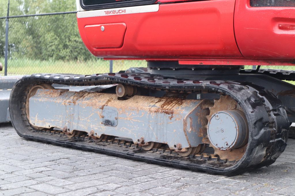 Takeuchi TB 235-2 | TILT COUPLER | 3X BUCKET | HAMMER / SHEAR