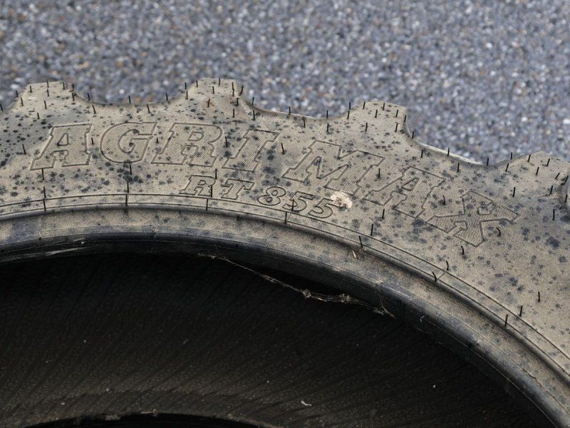 BKT 320/85 R32 AGRIMAX RT855