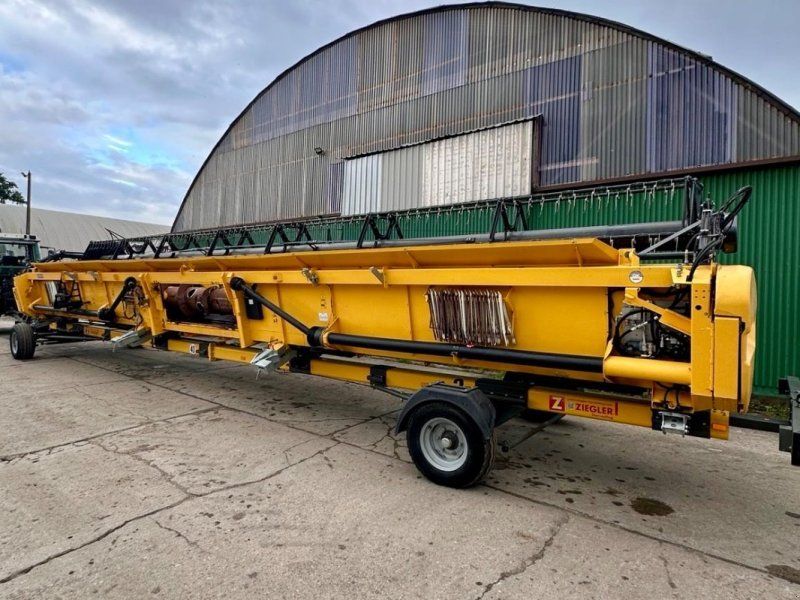New Holland Varifeed 12.5 + Ziegler Schbeidwerkswagen