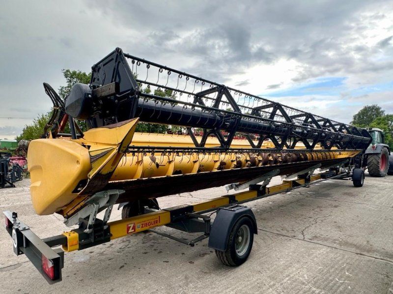 New Holland Varifeed 12.5 + Ziegler Schbeidwerkswagen