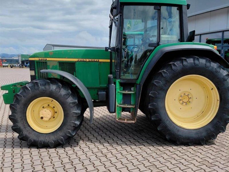 John Deere 6610