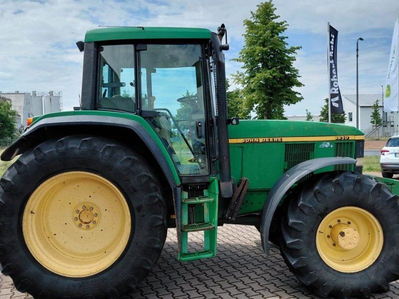 John Deere 6610