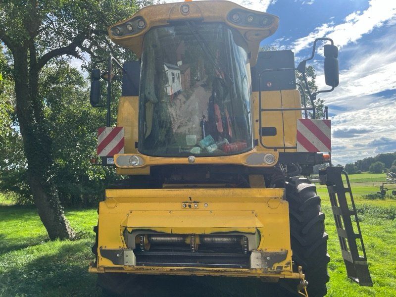 New Holland CSX 7040