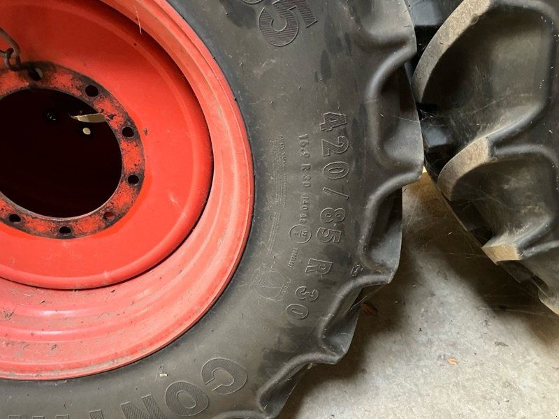Continental 480/80 R46 und 420/85 R30