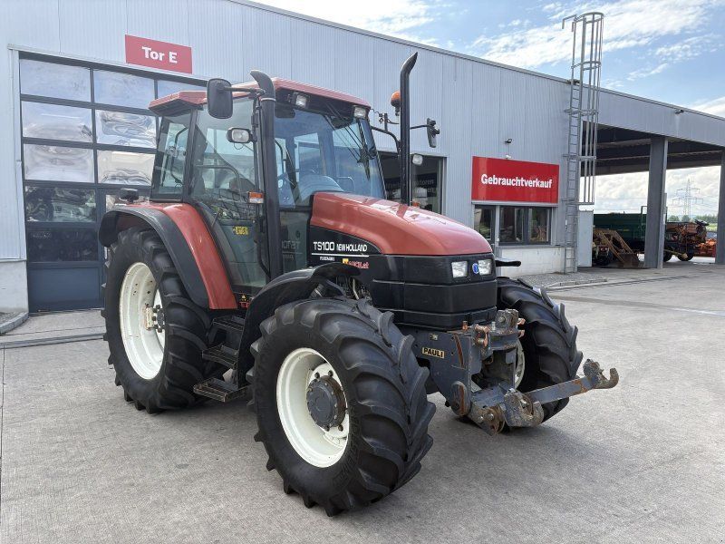 New Holland TS100