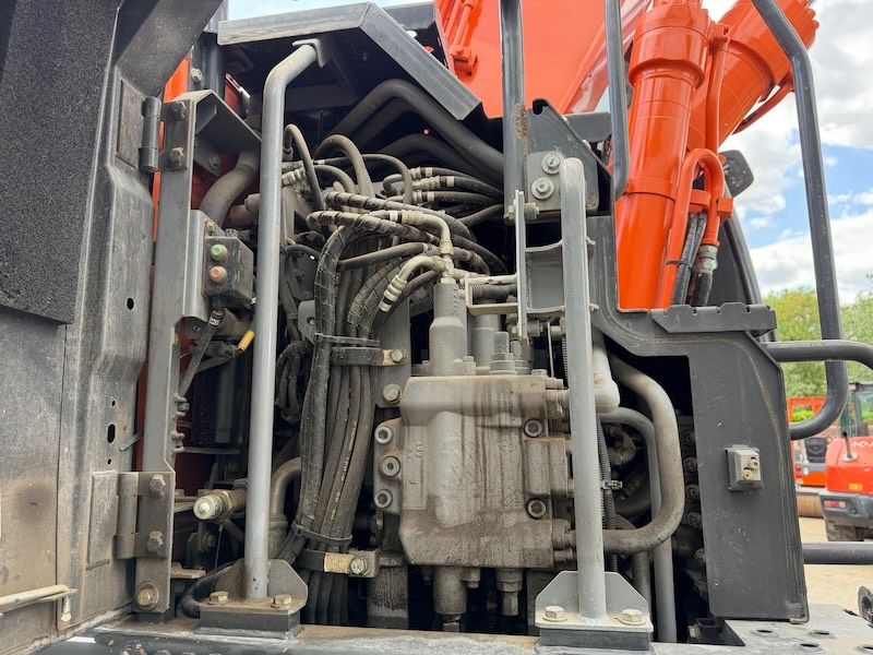 Hitachi ZX170W-6