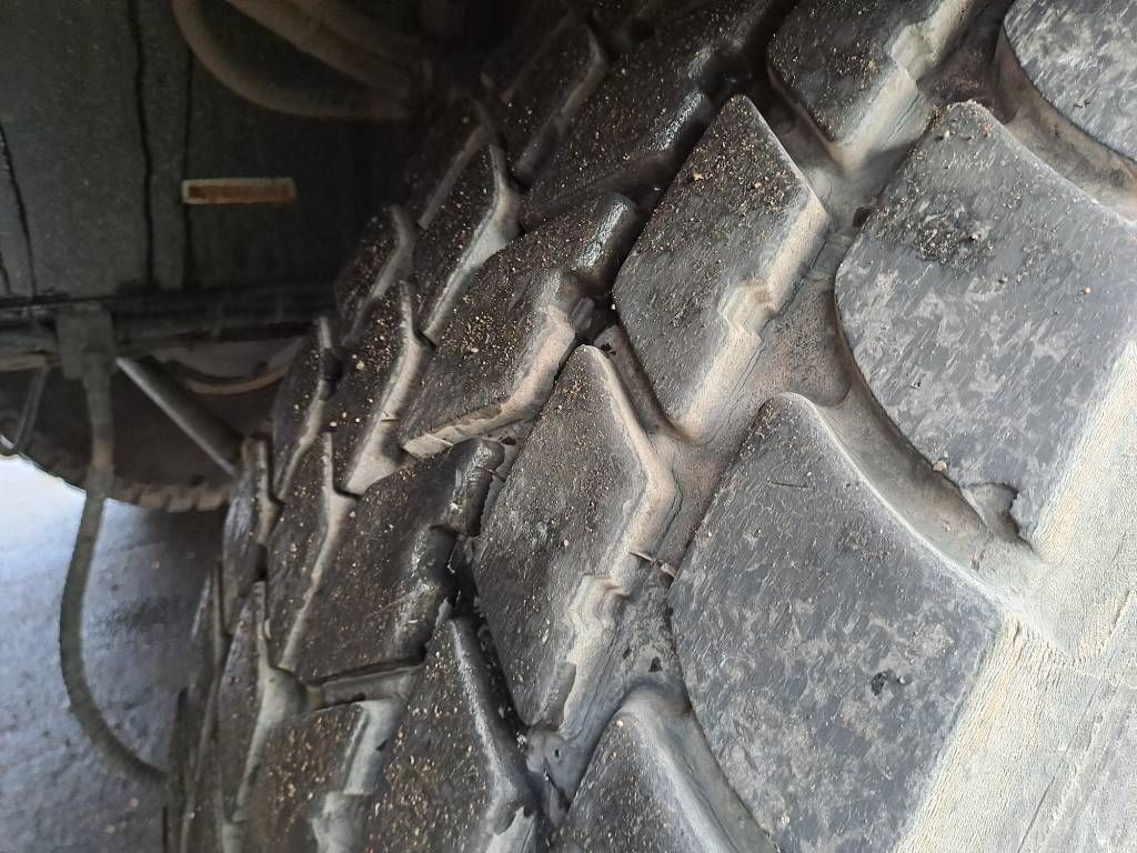 Grove GMK 5220