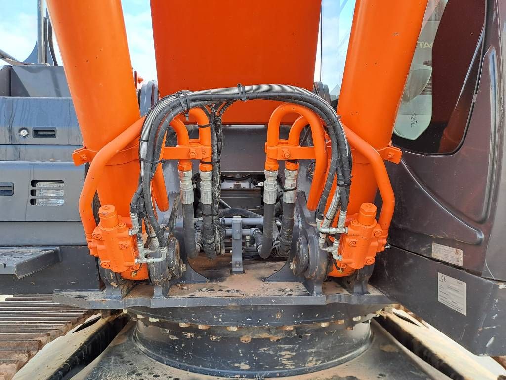 Hitachi Zx350LCN-6