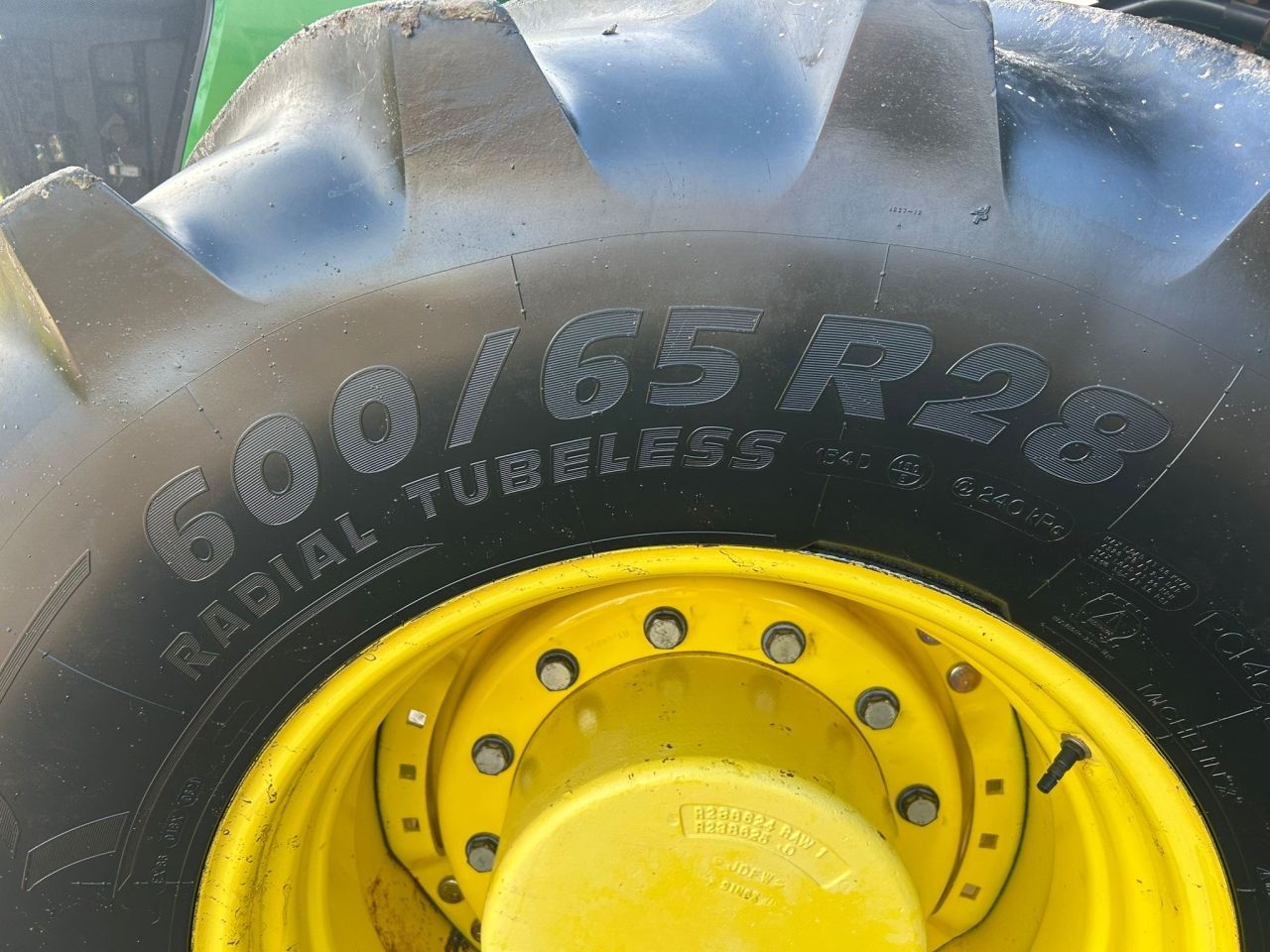 John Deere 7830
