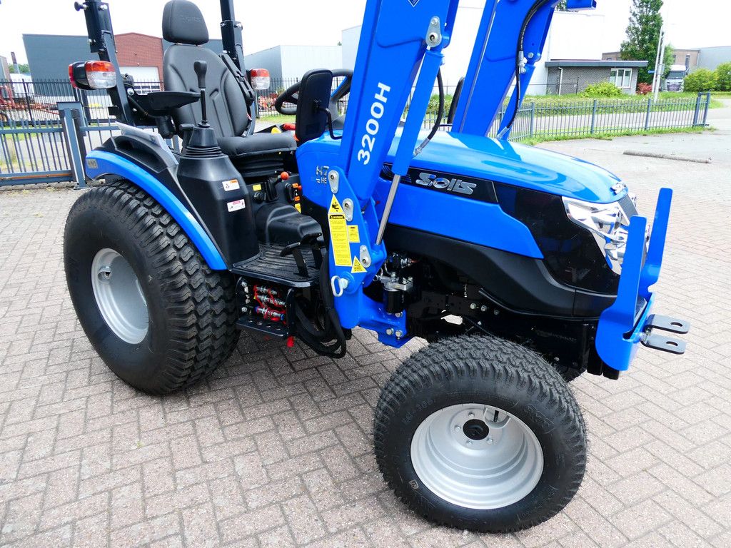 Solis 26 4wd HST / 0003 Draaiuren / Voorlader