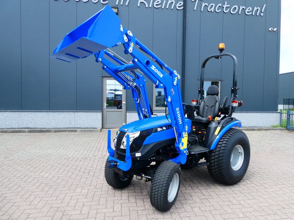 Solis 26 4wd HST / 0003 Draaiuren / Voorlader