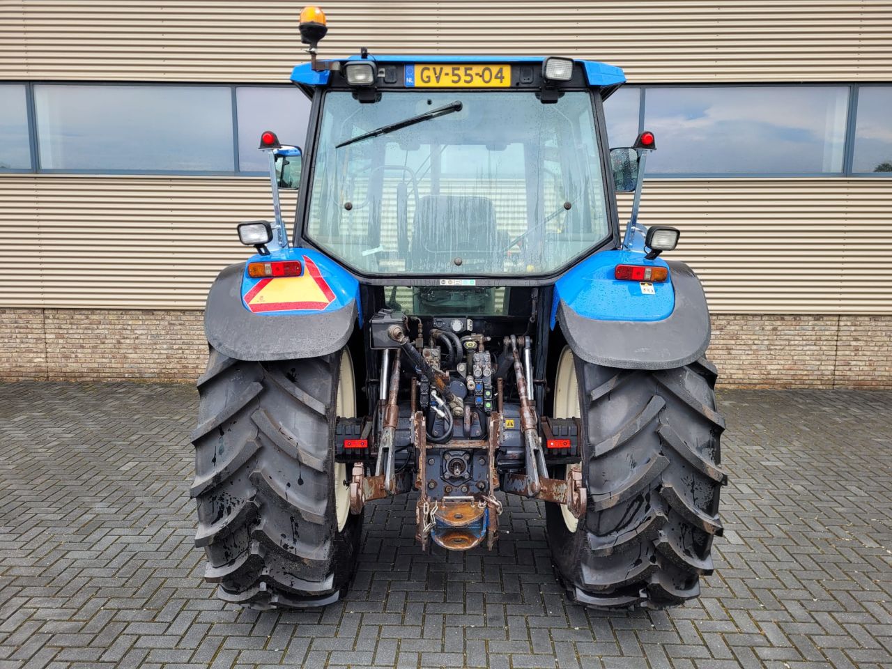 New Holland ts-100