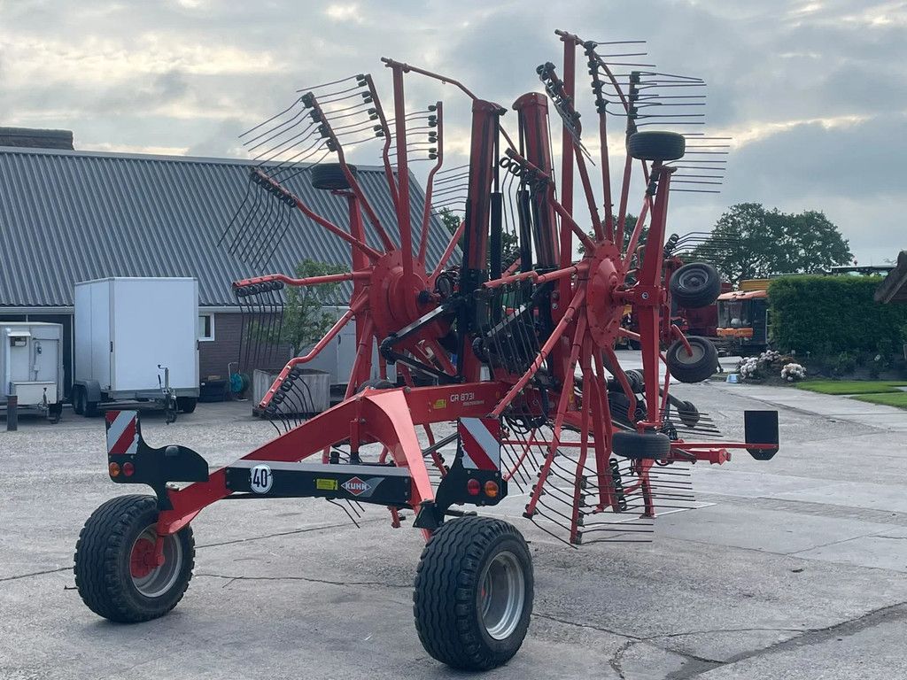 Kuhn GA 8731 Zwadhark - Midden afleg - enkel heffend