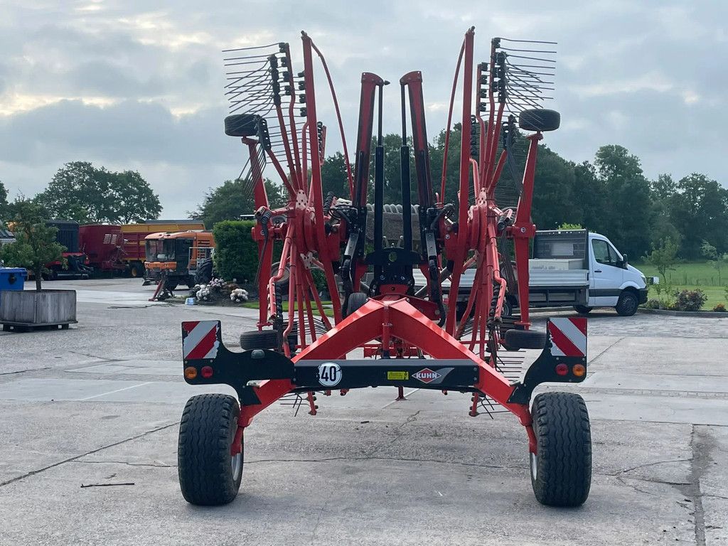 Kuhn GA 8731 Zwadhark - Midden afleg - enkel heffend