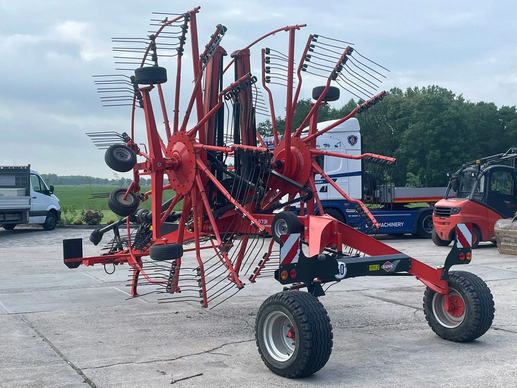 Kuhn GA 8731 Zwadhark - Midden afleg - enkel heffend