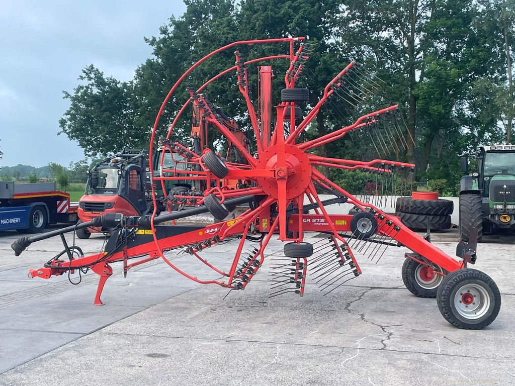 Kuhn GA 8731 Zwadhark - Midden afleg - enkel heffend