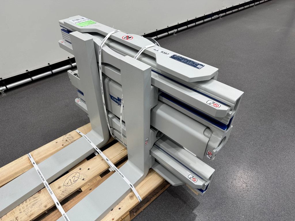 Cascade 28J-CFR-3A-173084RO