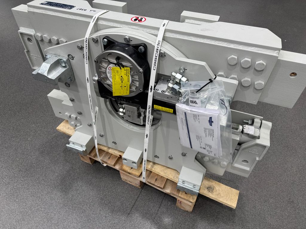 Cascade 28J-CFR-3A-173084RO