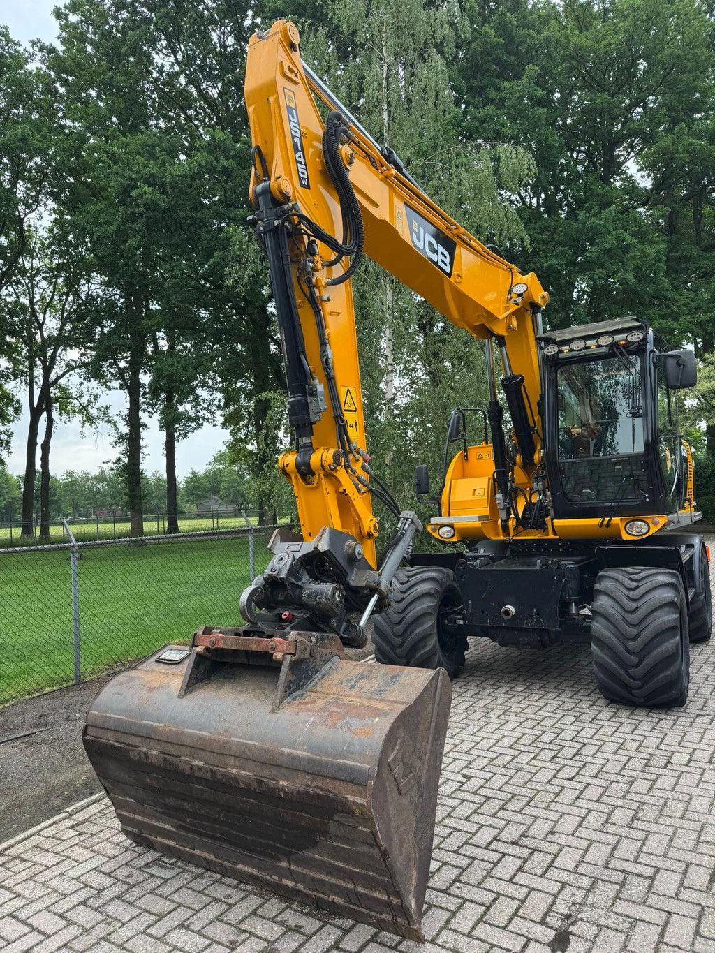 JCB JS145W Mobiele kraan met Draaikantelstuk DKS