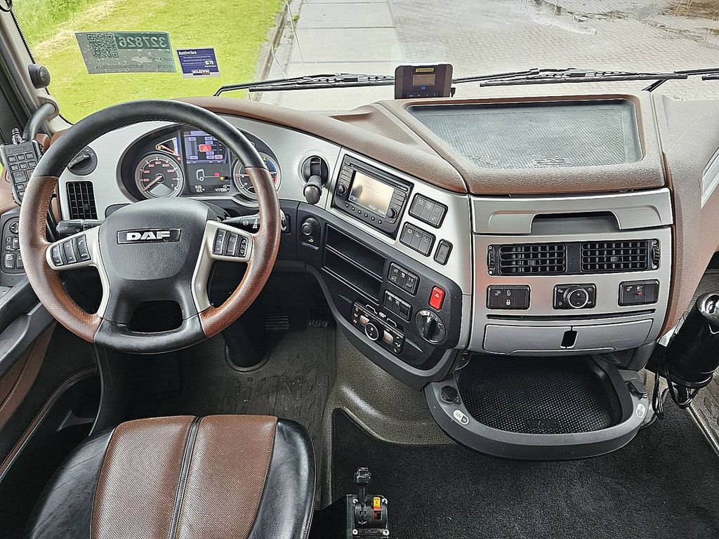 DAF XF 530 6x2 ftr spacecab