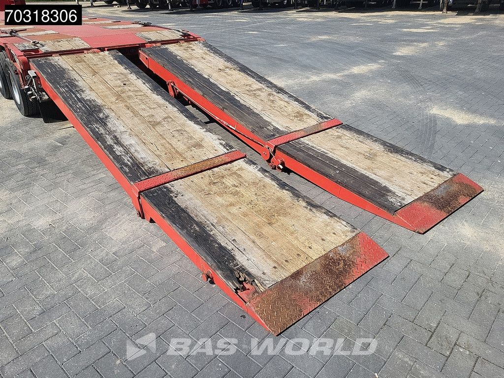 Goldhofer STZ-L5-52/80 4x Steering Axle 1x Lift axle Ramps