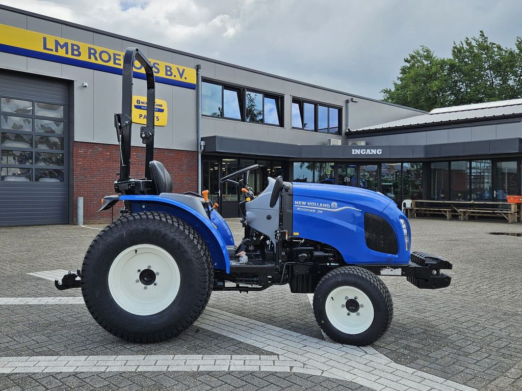 New Holland Boomer 35