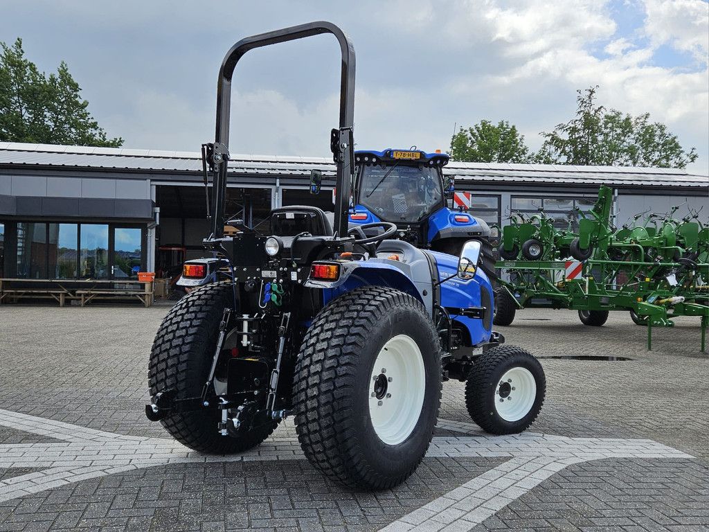 New Holland Boomer 35