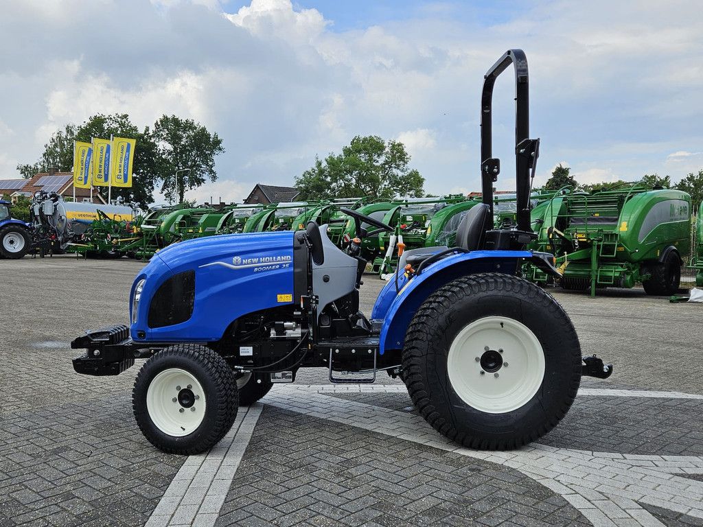 New Holland Boomer 35