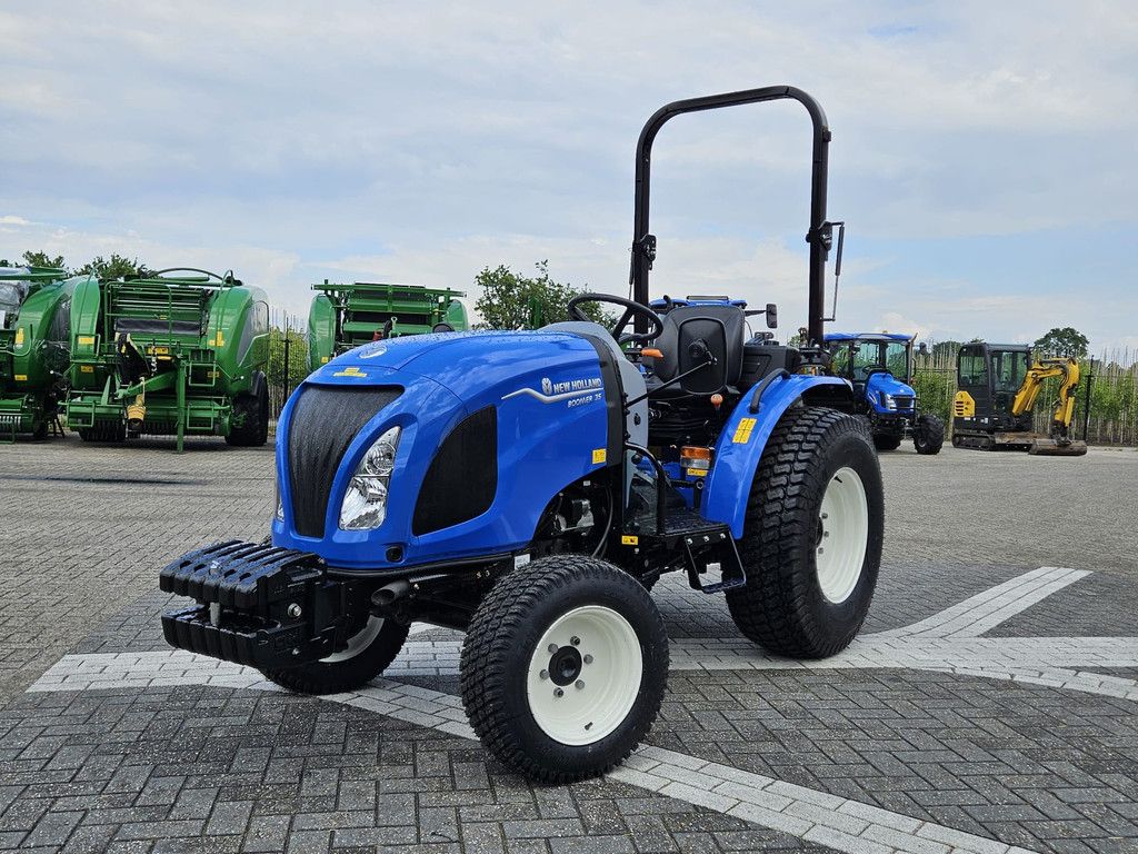 New Holland Boomer 35