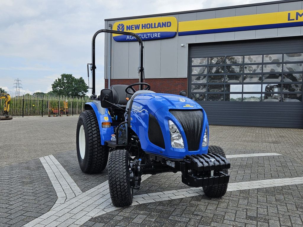 New Holland Boomer 35