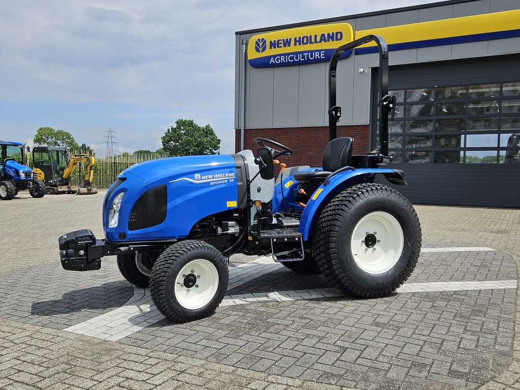 New Holland Boomer 35