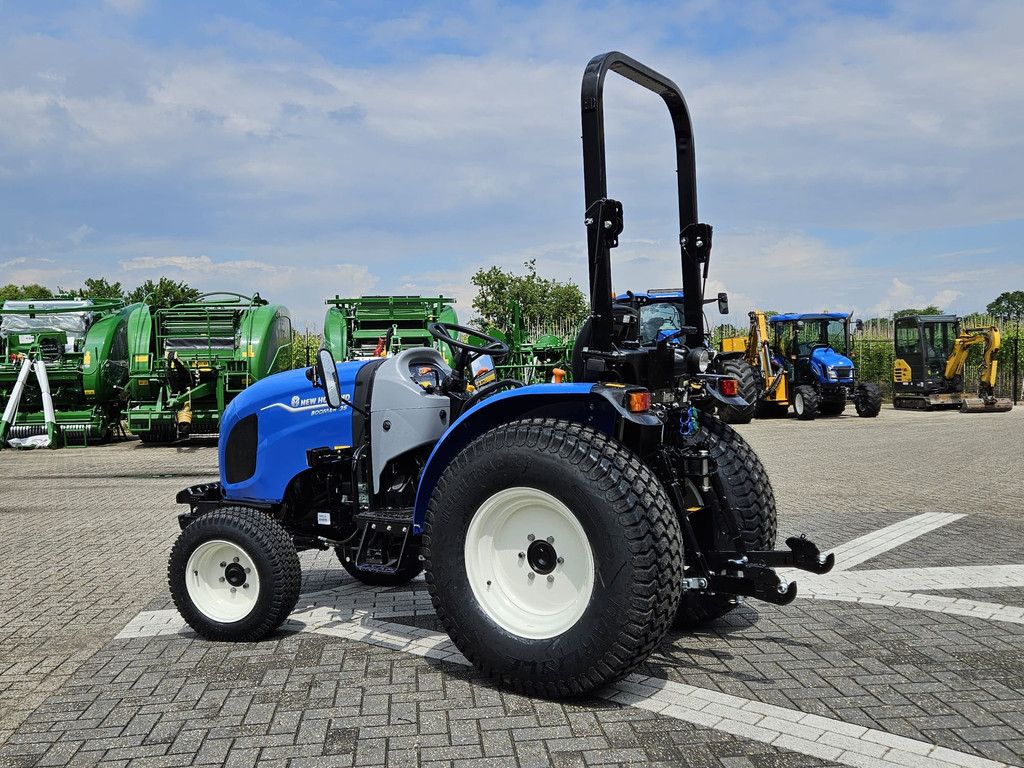 New Holland Boomer 35