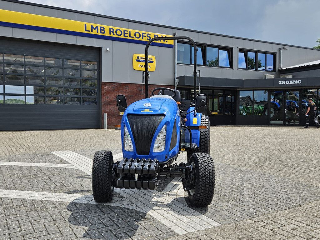 New Holland Boomer 35