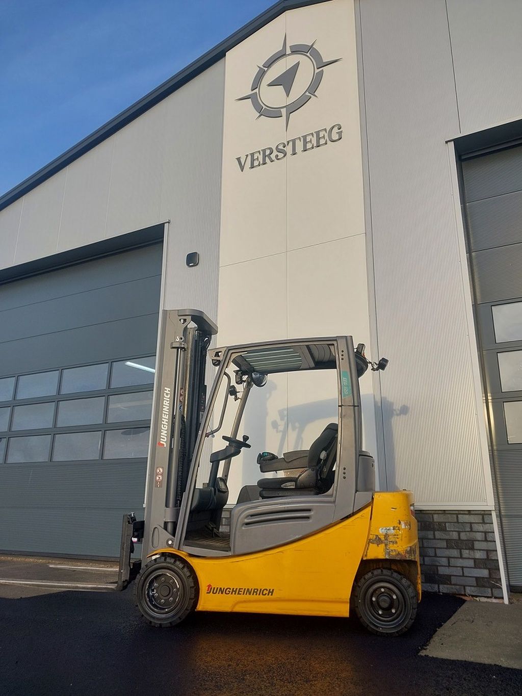 Jungheinrich EFG320