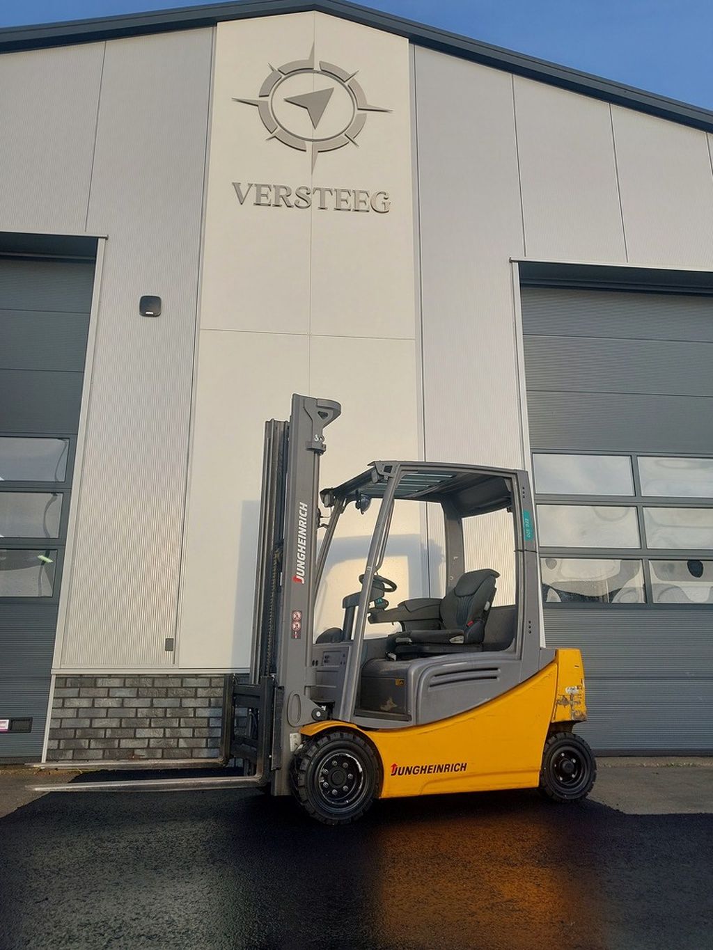 Jungheinrich EFG320