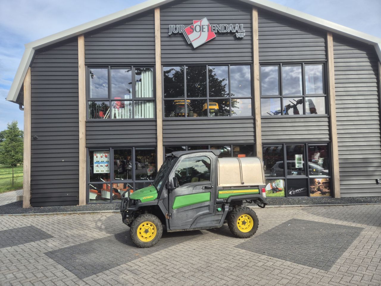 JOHN DEERE UTV model XUV865M met cabine