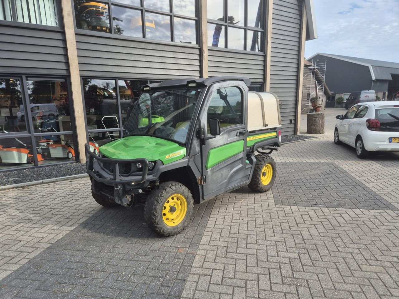 JOHN DEERE UTV model XUV865M met cabine
