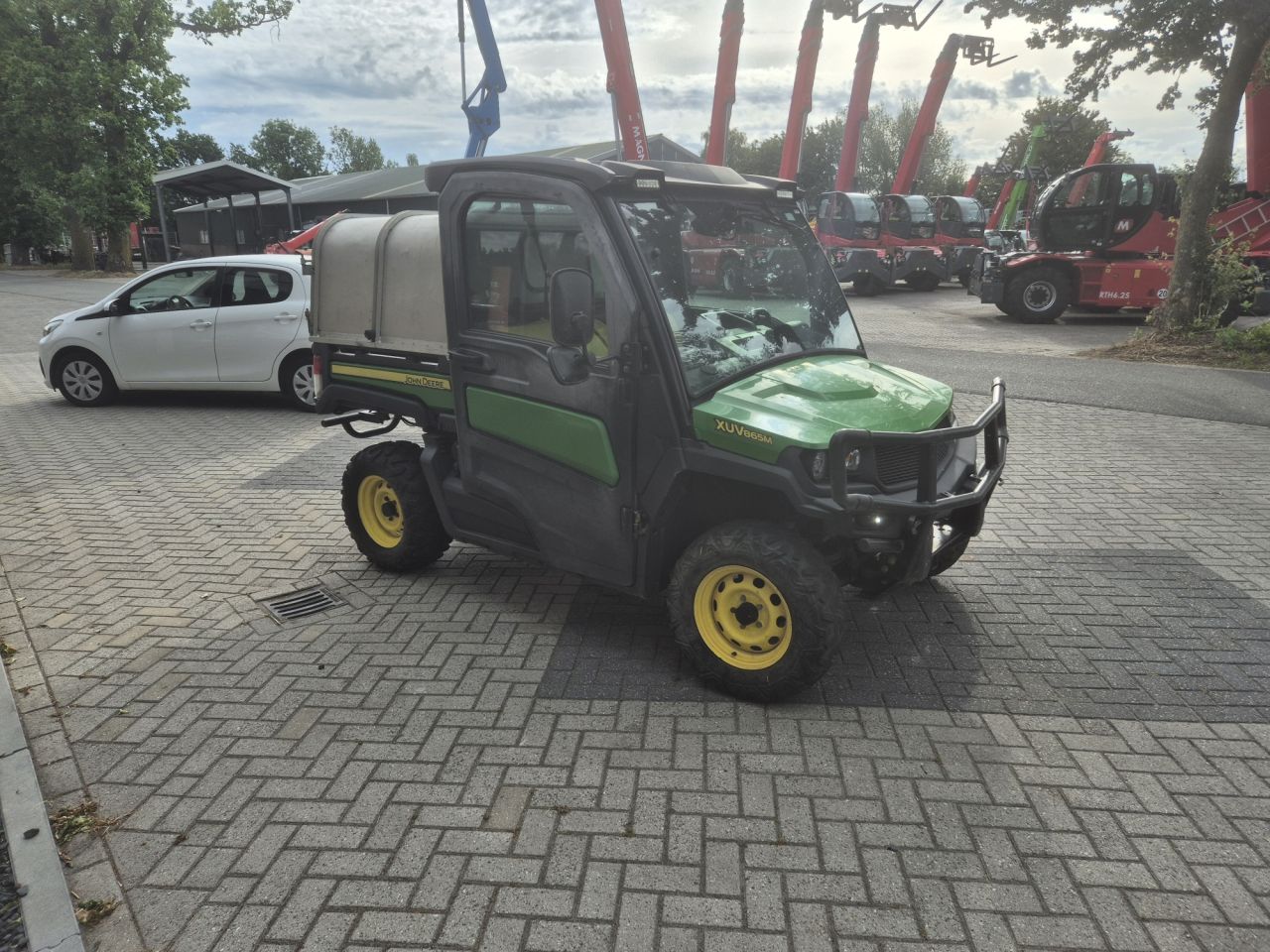 JOHN DEERE UTV model XUV865M met cabine