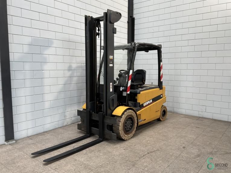 Gabelstapler Elektrisch Caterpillar EP40 2007