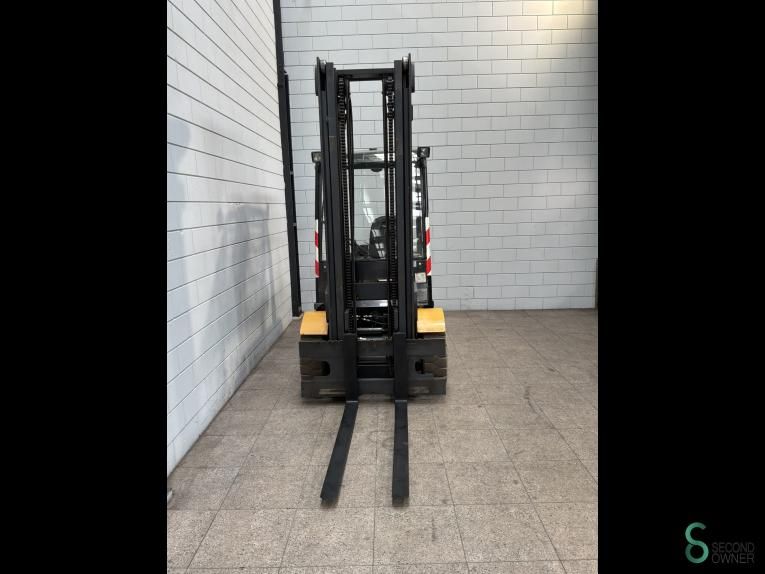 Gabelstapler Elektrisch Caterpillar EP40 2007