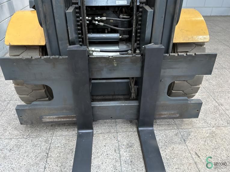 Gabelstapler Elektrisch Caterpillar EP40 2007