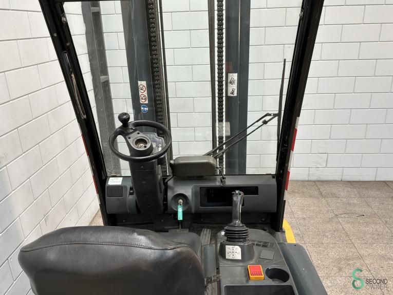 Gabelstapler Elektrisch Caterpillar EP40 2007