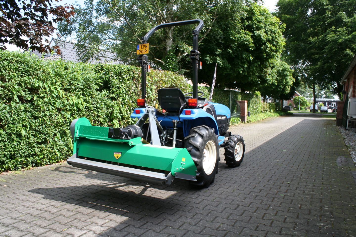New Holland TC18D + flail mower 125 cm