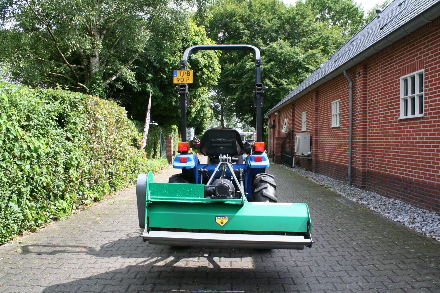 New Holland TC18D + flail mower 125 cm
